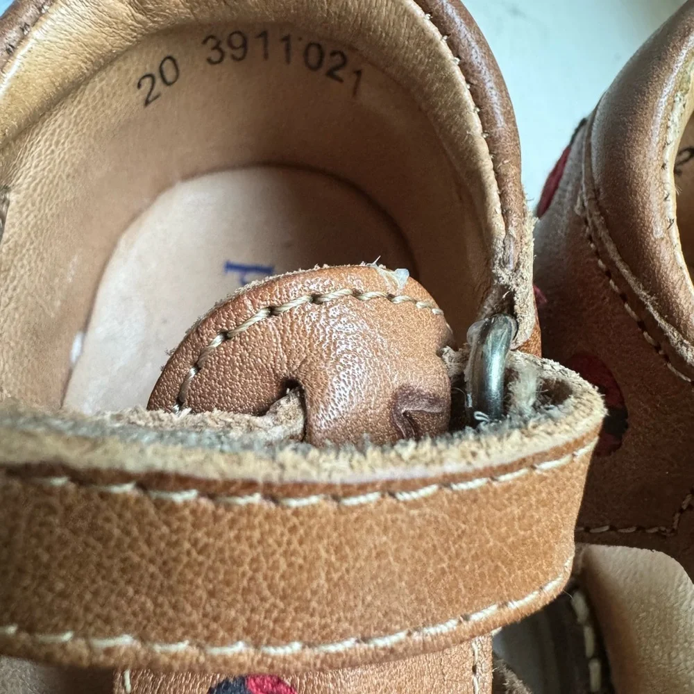 Embroidered ladybird sandals - Picture 5 of 5
